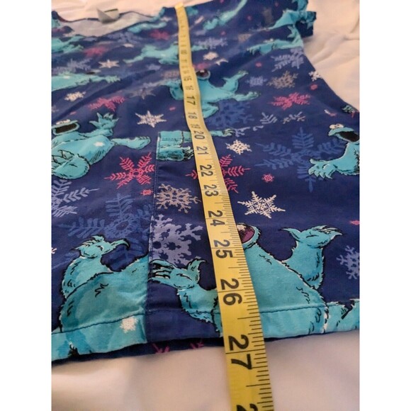 Sesame Street Cookie Monster Scrub Top Womens L Blue V Snow Winter Healthcare - Picture 13 of 13